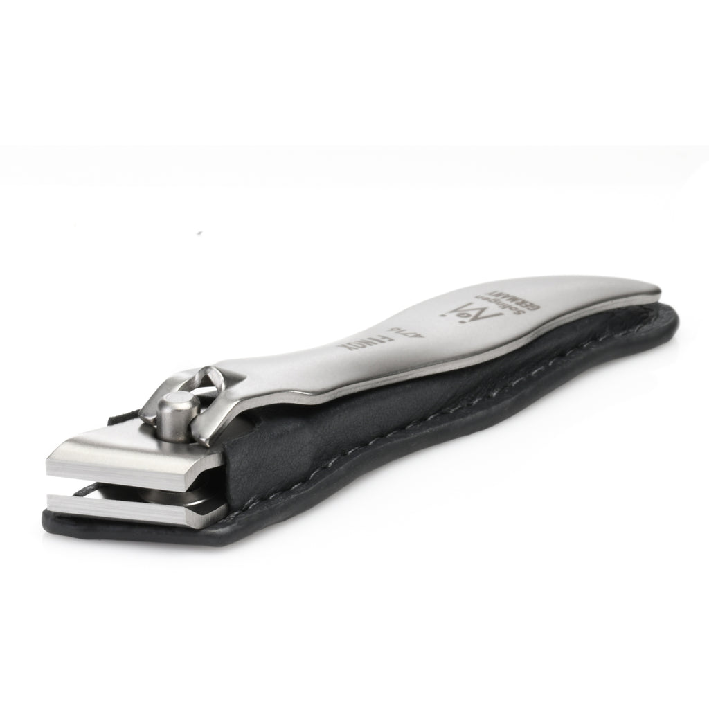  Large toenail clipper with leather catcher